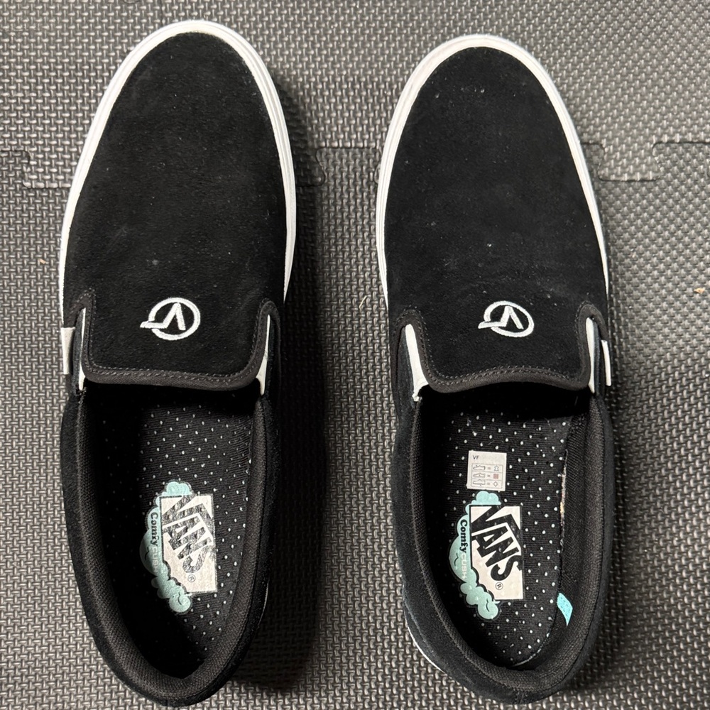 Like new Vans Classic Black Suede Slip-Ons